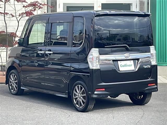 タント カスタムX 4WD 社外オーディオ AUX 片側パワースライドドア オートライト LEDヘッドライト フォグランプ 社外14インチアルミ プッシュスタート スマートキー リアロールサンシェード 純正ラバーマット(34枚目)