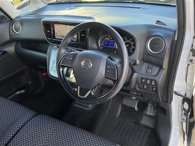 デイズルークス ライダー 4WD SDナビ フルセグTV アラウンドビューモニター 両側パワースライドドア 前方ドラレコ エマージェンシーブレーキ クルーズコントロール 運転席シートヒーター ETC LEDライト 純正15AW(24枚目)