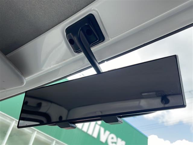 アクティトラック ＳＤＸ　４ＷＤ　５速マニュアル　ワンオーナー　エアコン　純正ラジオ　ガードパイプ付鳥居　荷台ランプ　荷台純正保護カバー　社外１２インチアルミ　パワーステアリング　運転席エアバッグ（13枚目）