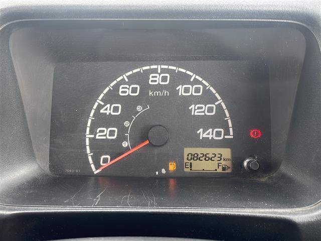 アクティトラック ＳＤＸ　４ＷＤ　５速マニュアル　ワンオーナー　エアコン　純正ラジオ　ガードパイプ付鳥居　荷台ランプ　荷台純正保護カバー　社外１２インチアルミ　パワーステアリング　運転席エアバッグ（19枚目）