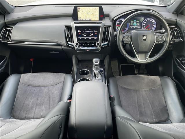 クラウンハイブリッド S Four エレガンススタイル 4WD セーフティPKGプラス 純正ナビ フルセグ パノラミックビューモニター 前後ドラレコ 純正エンジンスターター 合皮コンビシート 前席シートヒーター ハンドルヒーター セーフティセンス LED(2枚目)