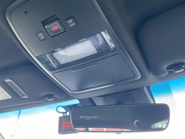 クラウンハイブリッド S Four エレガンススタイル 4WD セーフティPKGプラス 純正ナビ フルセグ パノラミックビューモニター 前後ドラレコ 純正エンジンスターター 合皮コンビシート 前席シートヒーター ハンドルヒーター セーフティセンス LED(14枚目)