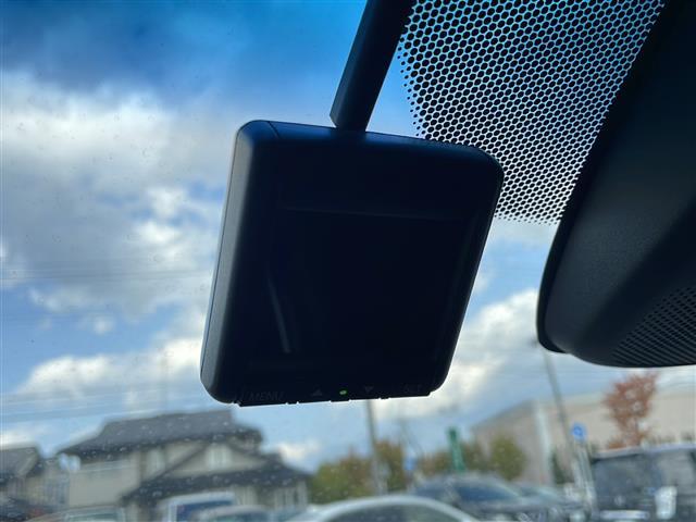 気になる車はすぐにお問い合わせください！画面右側の００６６から始まる無料ダイヤルからお問い合わせ下さい！専門スタッフがお車のご質問にお答えいたします！