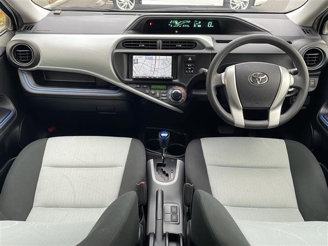 アクア S 寒冷地仕様 SDナビ フルセグ バックカメラ スマートキー プッシュスタート ワイパーデアイサー オートライト ブラック加飾LEDヘッドランプ フォグランプ ヘッドランプクリーナー 社外15インチAW(2枚目)