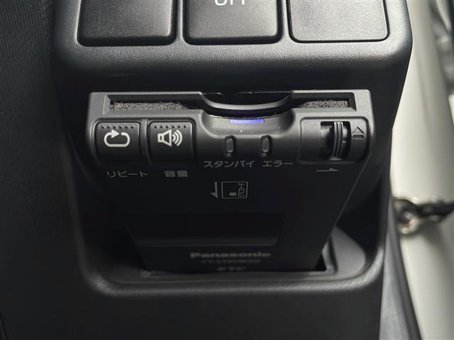 アクア S 寒冷地仕様 SDナビ フルセグ バックカメラ スマートキー プッシュスタート ワイパーデアイサー オートライト ブラック加飾LEDヘッドランプ フォグランプ ヘッドランプクリーナー 社外15インチAW(10枚目)