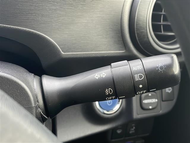 アクア S 寒冷地仕様 SDナビ フルセグ バックカメラ スマートキー プッシュスタート ワイパーデアイサー オートライト ブラック加飾LEDヘッドランプ フォグランプ ヘッドランプクリーナー 社外15インチAW(15枚目)