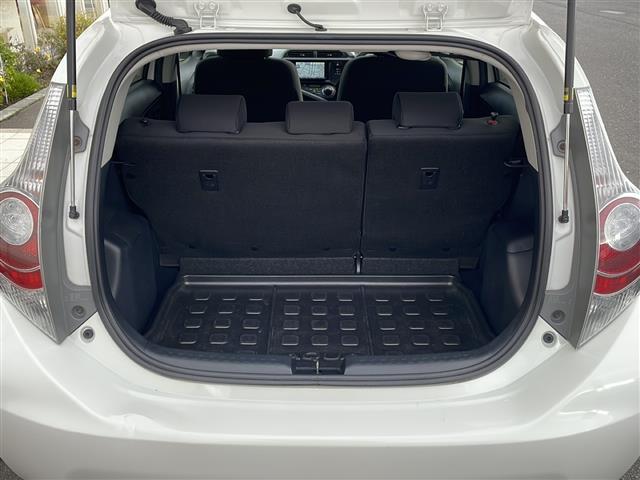 アクア S 寒冷地仕様 SDナビ フルセグ バックカメラ スマートキー プッシュスタート ワイパーデアイサー オートライト ブラック加飾LEDヘッドランプ フォグランプ ヘッドランプクリーナー 社外15インチAW(27枚目)