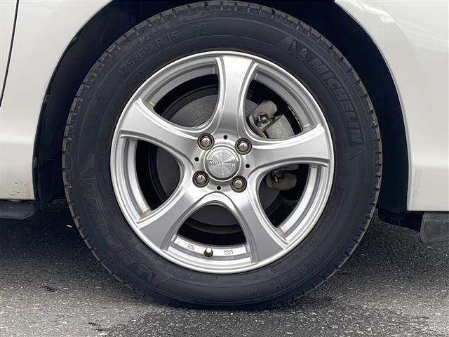 アクア S 寒冷地仕様 SDナビ フルセグ バックカメラ スマートキー プッシュスタート ワイパーデアイサー オートライト ブラック加飾LEDヘッドランプ フォグランプ ヘッドランプクリーナー 社外15インチAW(41枚目)