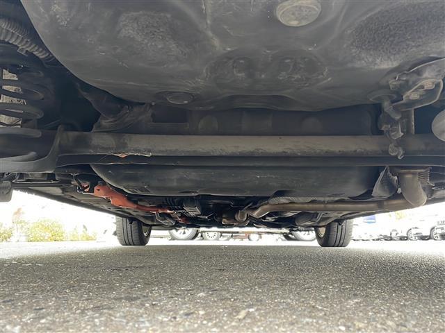 アクア S 寒冷地仕様 SDナビ フルセグ バックカメラ スマートキー プッシュスタート ワイパーデアイサー オートライト ブラック加飾LEDヘッドランプ フォグランプ ヘッドランプクリーナー 社外15インチAW(43枚目)