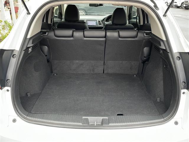 ヴェゼル ハイブリッドZ・ホンダセンシング 4WD 純正メモリナビ バックカメラ ハーフレザーシート 前席シートヒーター パドルシフト クルーズコントロール LEDヘッドライト フォグランプ 純正17インチアルミ シルバールーフレール(28枚目)