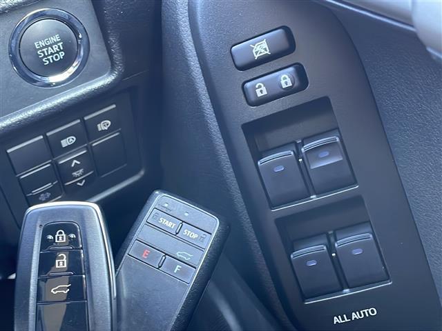 ランドクルーザープラド TX Lパッケージ 4WD 寒冷地仕様 メーカーナビ フルセグ パノラミックビューモニター 黒レザーシート 前席エアシート・ヒーター 3列目電動格納 セーフティセンス クリアランスソナー デアイサー バッテリー2個(14枚目)