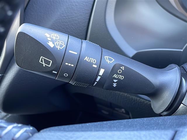 ランドクルーザープラド TX Lパッケージ 4WD 寒冷地仕様 メーカーナビ フルセグ パノラミックビューモニター 黒レザーシート 前席エアシート・ヒーター 3列目電動格納 セーフティセンス クリアランスソナー デアイサー バッテリー2個(19枚目)