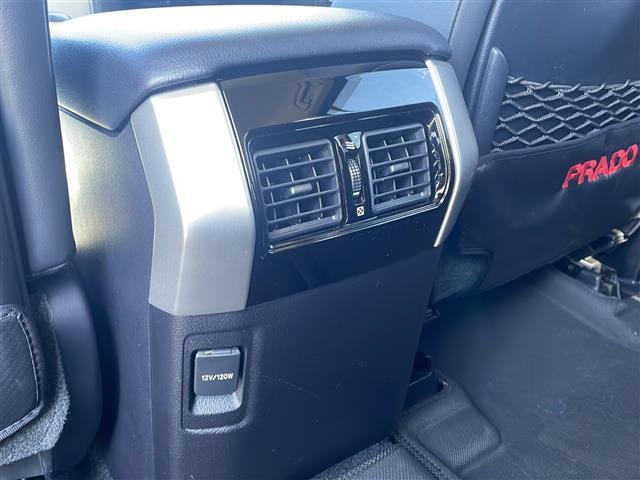 ランドクルーザープラド TX Lパッケージ 4WD 寒冷地仕様 メーカーナビ フルセグ パノラミックビューモニター 黒レザーシート 前席エアシート・ヒーター 3列目電動格納 セーフティセンス クリアランスソナー デアイサー バッテリー2個(29枚目)