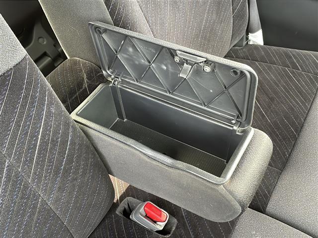 タント カスタムX 4WD 片側パワースライドドア LEDヘッドライト オートライト フォグランプ ベンチシート 純正エンジンスターター アイドリングストップ 社外AW プッシュスタート スマートキー ドアバイザー(8枚目)