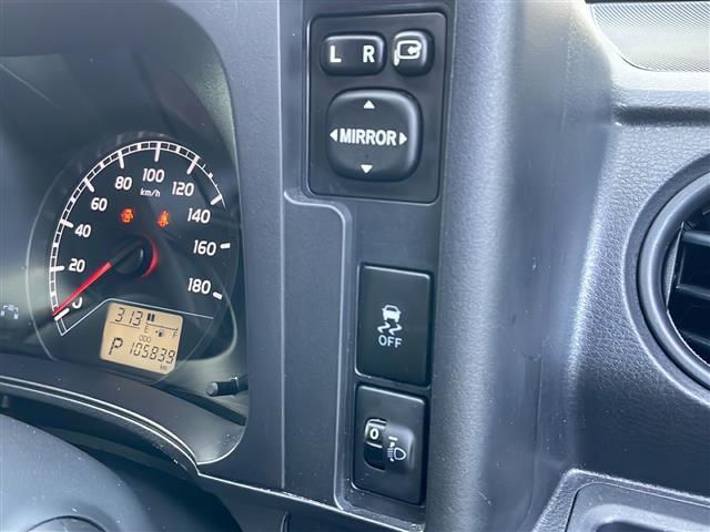 サクシードバン UL 4WD 純正SDナビ ワンセグTV バックカメラ 前方ドライブレコーダー ETC キーレスキー シートカバー THULEルーフキャリア リフトアップ スチールホイールマッドタイヤ AW付スタッドレス有(8枚目)