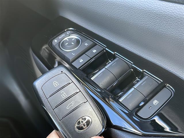 プリウス Z 寒冷地仕様 純正ナビ フルセグTV 全方位カメラ 合皮スポーツシート 前席エアシート・ヒーター ステアヒーター DA連動純正ドラレコ前後 デジタルインナーミラー パワーバックドア モデリスタエアロ(11枚目)