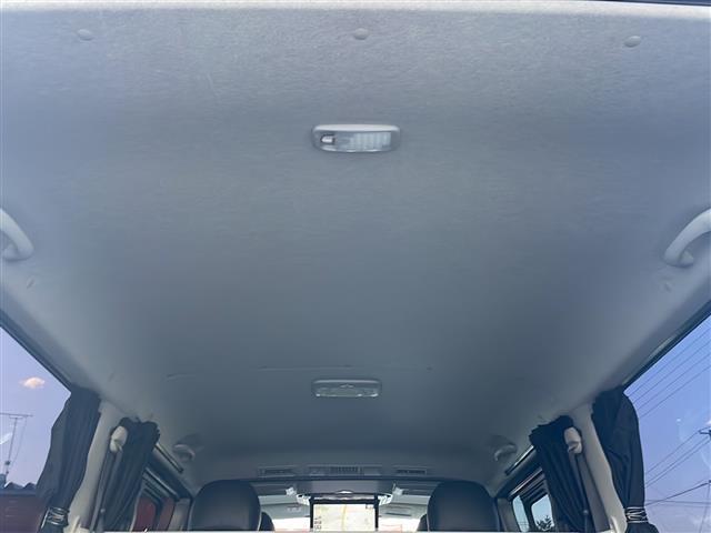 ハイエースバン スーパーＧＬ　ダークプライム　４ＷＤ　アルパイン８インチナビ　フルセグ　Ｂカメラ　ベッドキット　両側パワースライドドア　純正エンジンスターター　ビルトインＥＴＣ　ＡＣ１００Ｖ電源　社外１７ＡＷ　ＬＥＤヘッドライト　モデリスタエアロ（29枚目）