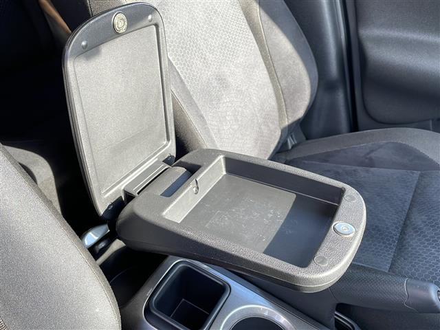 店頭在庫以外にも全国約４万台※の在庫から、ぴったりな１台をご提案します！※２０２３年１０月現在の在庫台数です。売約済の可能性があります。