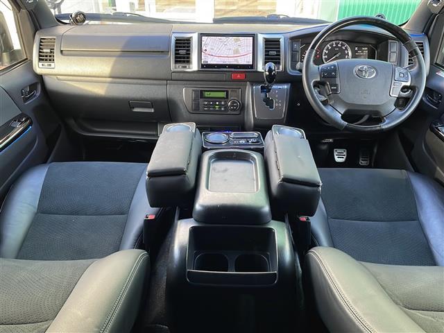 ハイエースバン スーパーＧＬ　ダーク　プライムＩＩ　４ＷＤ　社外８インチナビ　フルセグ　Ｂカメラ　両側パワースライドドア　パワーバックドア　合皮コンビシート　デジタルインナーミラー　リアヒーター・クーラー　ＬＥＤライト・フォグ　モデリスタＦスポイラー（2枚目）