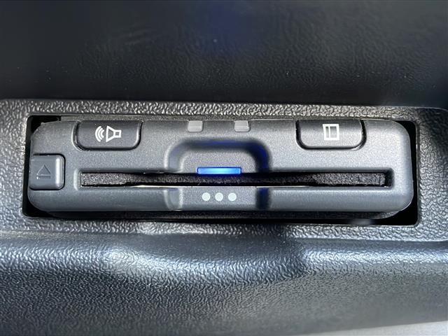 ハイエースバン スーパーＧＬ　ダーク　プライムＩＩ　４ＷＤ　社外８インチナビ　フルセグ　Ｂカメラ　両側パワースライドドア　パワーバックドア　合皮コンビシート　デジタルインナーミラー　リアヒーター・クーラー　ＬＥＤライト・フォグ　モデリスタＦスポイラー（16枚目）