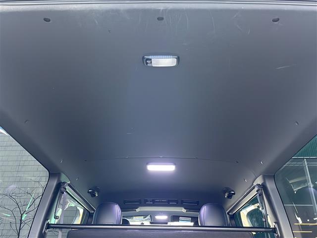ハイエースバン スーパーＧＬ　ダーク　プライムＩＩ　４ＷＤ　社外８インチナビ　フルセグ　Ｂカメラ　両側パワースライドドア　パワーバックドア　合皮コンビシート　デジタルインナーミラー　リアヒーター・クーラー　ＬＥＤライト・フォグ　モデリスタＦスポイラー（30枚目）