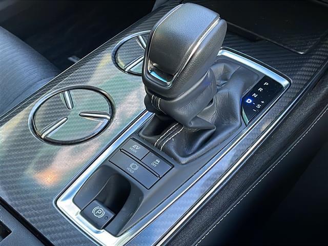 クラウンハイブリッド RS Four 4WD 純正ナビ フルセグ Bカメラ 前席パワーシート・ヒーター ステアリングヒーター 衝突軽減ブレーキ 追従クルーズコントロール アダプティブハイビーム レーンキープ 前後ドラレコ LEDライト(8枚目)