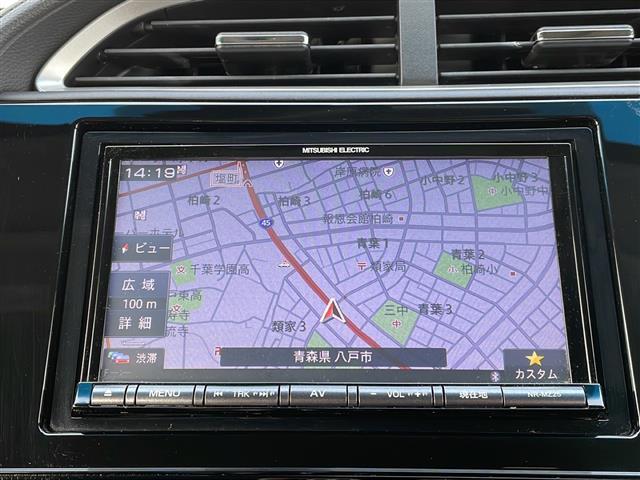 シャトル ハイブリッド　ホンダセンシング　４ＷＤ　社外メモリナビ　バックカメラ　ホンダセンシング　衝突軽減ブレーキ　追従クルコン　路外逸脱抑制機能　誤発進抑制機能　ワイパーデアイサー　ＥＴＣ　ＬＥＤヘッドライト　フォグランプ　スマートキー（5枚目）