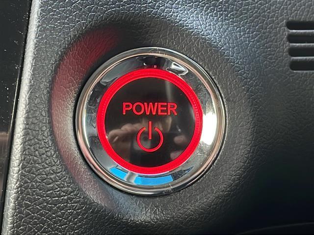 シャトル ハイブリッド　ホンダセンシング　４ＷＤ　社外メモリナビ　バックカメラ　ホンダセンシング　衝突軽減ブレーキ　追従クルコン　路外逸脱抑制機能　誤発進抑制機能　ワイパーデアイサー　ＥＴＣ　ＬＥＤヘッドライト　フォグランプ　スマートキー（11枚目）