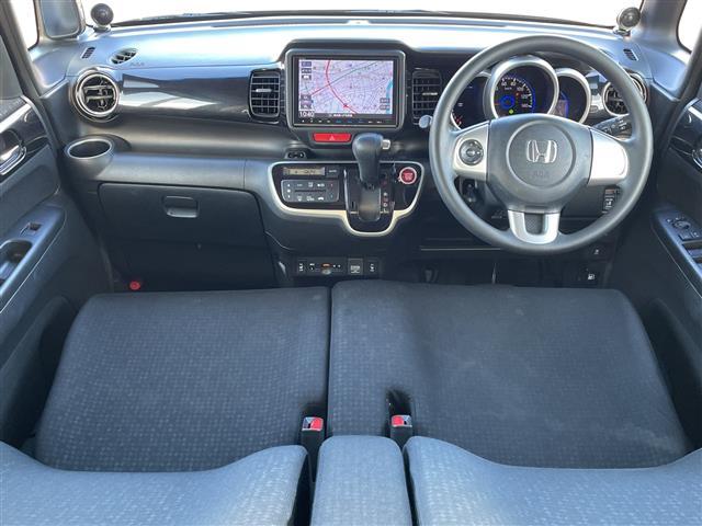 Ｎ－ＢＯＸカスタム Ｇ　ＳＳブラックスタイルパッケージ　４ＷＤ　純正８型ナビ　フルセグＴＶ　純正フリップダウンモニター　Ｂカメラ　純正エンジンスターター　ビルトインＥＴＣ　ドライブレコーダー　両側パワースライドドア　前席ートヒーター　ＨＩＤライト　フォグ（2枚目）