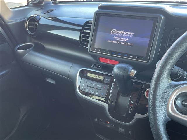 Ｎ－ＢＯＸカスタム Ｇ　ＳＳブラックスタイルパッケージ　４ＷＤ　純正８型ナビ　フルセグＴＶ　純正フリップダウンモニター　Ｂカメラ　純正エンジンスターター　ビルトインＥＴＣ　ドライブレコーダー　両側パワースライドドア　前席ートヒーター　ＨＩＤライト　フォグ（3枚目）