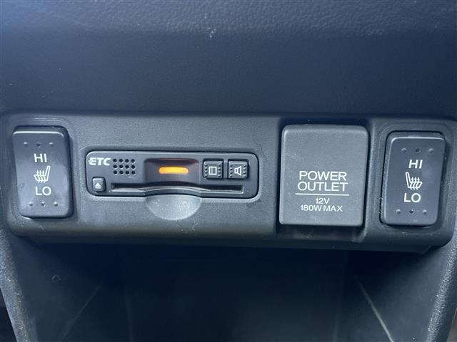 Ｎ－ＢＯＸカスタム Ｇ　ＳＳブラックスタイルパッケージ　４ＷＤ　純正８型ナビ　フルセグＴＶ　純正フリップダウンモニター　Ｂカメラ　純正エンジンスターター　ビルトインＥＴＣ　ドライブレコーダー　両側パワースライドドア　前席ートヒーター　ＨＩＤライト　フォグ（9枚目）