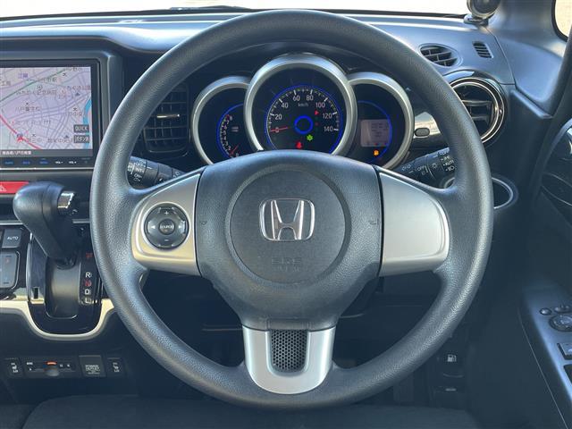 Ｎ－ＢＯＸカスタム Ｇ　ＳＳブラックスタイルパッケージ　４ＷＤ　純正８型ナビ　フルセグＴＶ　純正フリップダウンモニター　Ｂカメラ　純正エンジンスターター　ビルトインＥＴＣ　ドライブレコーダー　両側パワースライドドア　前席ートヒーター　ＨＩＤライト　フォグ（17枚目）