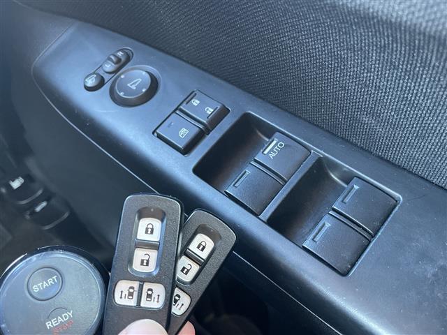 Ｎ－ＢＯＸカスタム Ｇ　ＳＳブラックスタイルパッケージ　４ＷＤ　純正８型ナビ　フルセグＴＶ　純正フリップダウンモニター　Ｂカメラ　純正エンジンスターター　ビルトインＥＴＣ　ドライブレコーダー　両側パワースライドドア　前席ートヒーター　ＨＩＤライト　フォグ（21枚目）