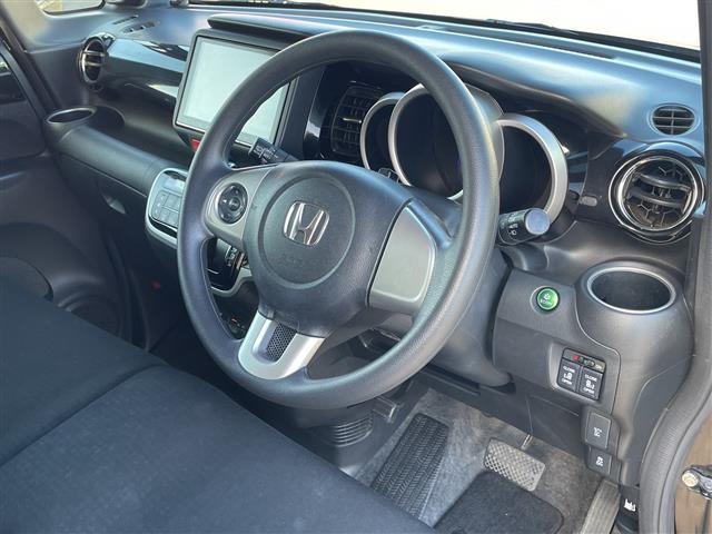 Ｎ－ＢＯＸカスタム Ｇ　ＳＳブラックスタイルパッケージ　４ＷＤ　純正８型ナビ　フルセグＴＶ　純正フリップダウンモニター　Ｂカメラ　純正エンジンスターター　ビルトインＥＴＣ　ドライブレコーダー　両側パワースライドドア　前席ートヒーター　ＨＩＤライト　フォグ（22枚目）