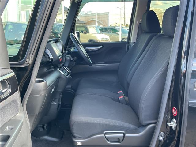 Ｎ－ＢＯＸカスタム Ｇ　ＳＳブラックスタイルパッケージ　４ＷＤ　純正８型ナビ　フルセグＴＶ　純正フリップダウンモニター　Ｂカメラ　純正エンジンスターター　ビルトインＥＴＣ　ドライブレコーダー　両側パワースライドドア　前席ートヒーター　ＨＩＤライト　フォグ（25枚目）