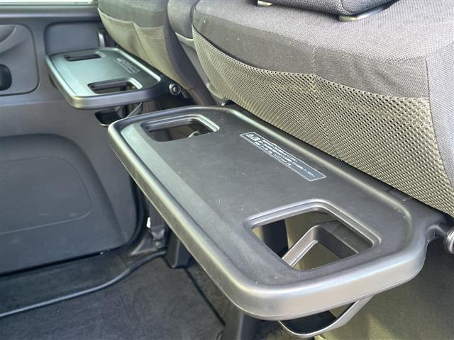 Ｎ－ＢＯＸカスタム Ｇ　ＳＳブラックスタイルパッケージ　４ＷＤ　純正８型ナビ　フルセグＴＶ　純正フリップダウンモニター　Ｂカメラ　純正エンジンスターター　ビルトインＥＴＣ　ドライブレコーダー　両側パワースライドドア　前席ートヒーター　ＨＩＤライト　フォグ（28枚目）