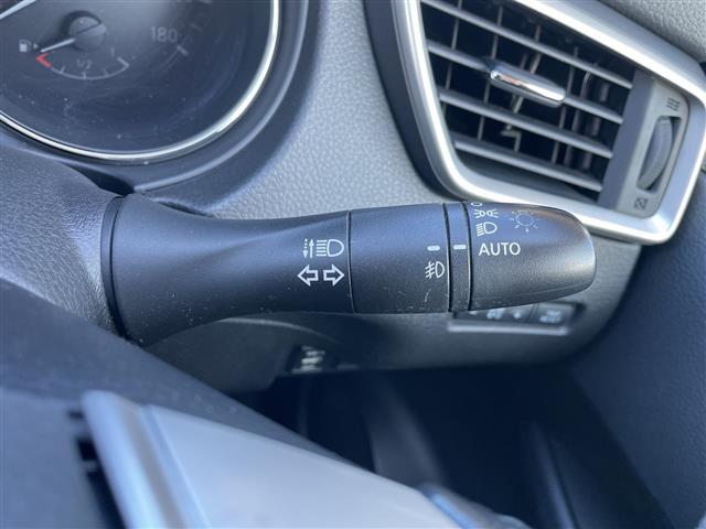 エクストレイル ２０Ｘｔ　エマージェンシーブレーキパッケージ　４ＷＤ　純正ナビ・フルセグＴＶ　アラウンドビューモニター　パワーバックドア　パーキングアシスト　前席シートヒーター　エマージェンシーブレーキ　ＥＴＣ　前方ドラレコ　クルコン　ＬＥＤライト　ルーフレール（19枚目）