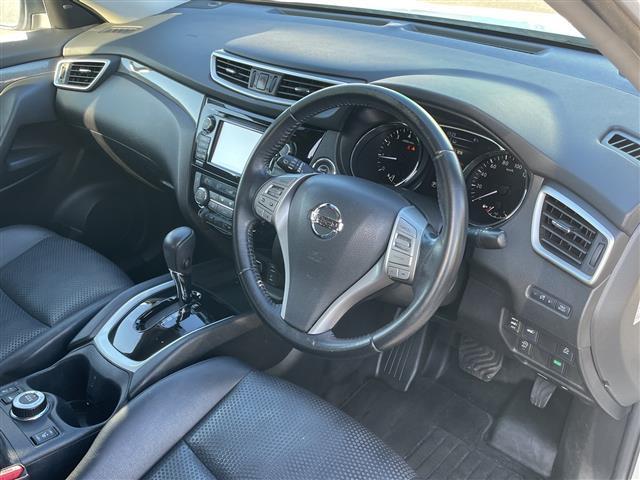 エクストレイル ２０Ｘｔ　エマージェンシーブレーキパッケージ　４ＷＤ　純正ナビ・フルセグＴＶ　アラウンドビューモニター　パワーバックドア　パーキングアシスト　前席シートヒーター　エマージェンシーブレーキ　ＥＴＣ　前方ドラレコ　クルコン　ＬＥＤライト　ルーフレール（20枚目）