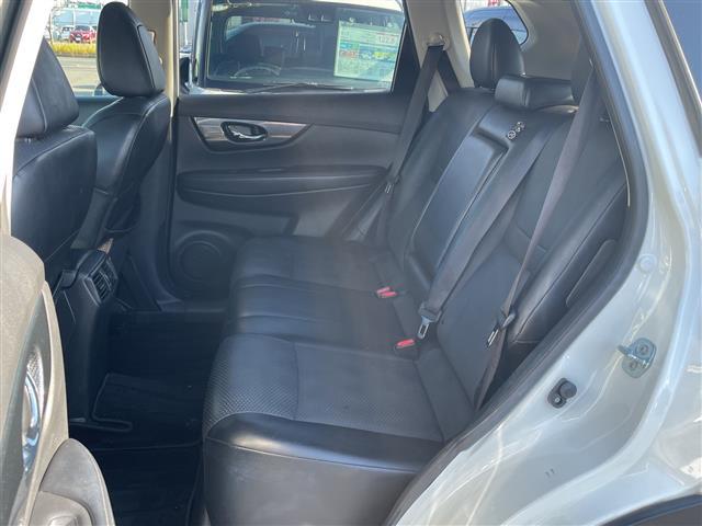 エクストレイル ２０Ｘｔ　エマージェンシーブレーキパッケージ　４ＷＤ　純正ナビ・フルセグＴＶ　アラウンドビューモニター　パワーバックドア　パーキングアシスト　前席シートヒーター　エマージェンシーブレーキ　ＥＴＣ　前方ドラレコ　クルコン　ＬＥＤライト　ルーフレール（25枚目）