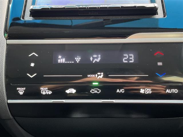 フィット １３Ｇ・Ｆパッケージ　コンフォートエディション　４ＷＤ　ナビ　フルセグ　Ｂｌｕｅｔｏｏｔｈ　バックカメラ　前席シートヒーター　前方ドライブレコーダー　ＥＴＣ　ワイパーデアイサー　スマートキー　プッシュスタート　純正フロアマット　社外１５インチＡＷ（7枚目）