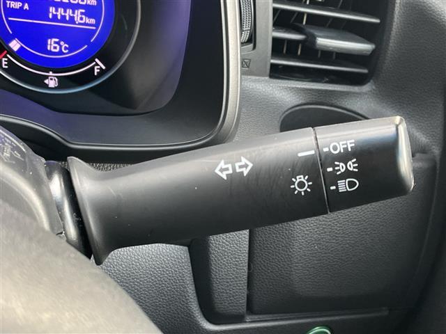 フィット １３Ｇ・Ｆパッケージ　コンフォートエディション　４ＷＤ　ナビ　フルセグ　Ｂｌｕｅｔｏｏｔｈ　バックカメラ　前席シートヒーター　前方ドライブレコーダー　ＥＴＣ　ワイパーデアイサー　スマートキー　プッシュスタート　純正フロアマット　社外１５インチＡＷ（16枚目）