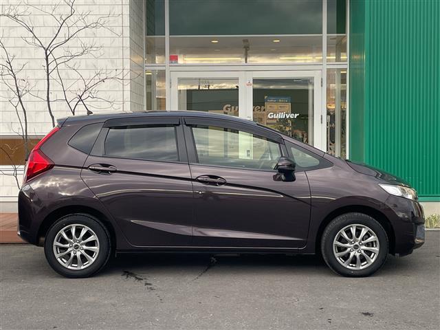 フィット １３Ｇ・Ｆパッケージ　コンフォートエディション　４ＷＤ　ナビ　フルセグ　Ｂｌｕｅｔｏｏｔｈ　バックカメラ　前席シートヒーター　前方ドライブレコーダー　ＥＴＣ　ワイパーデアイサー　スマートキー　プッシュスタート　純正フロアマット　社外１５インチＡＷ（38枚目）