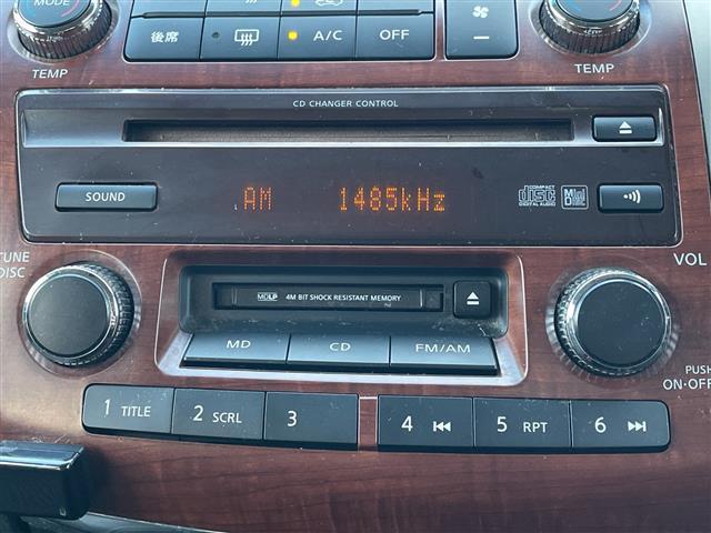 エルグランド ハイウェイスター　ワンオーナー　４ＷＤ　純正８型ＤＶＤナビ・フルセグＴＶ　サイドブラインドモニター　ＥＴＣ　両側パワースライドドア　センターデフロック　ステアリングスイッチ　アクティブＡＦＳ　ＨＩＤヘッドライト　フォグ（4枚目）