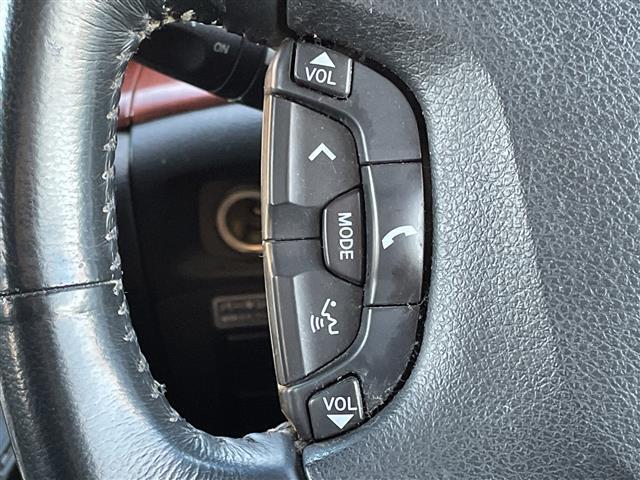 エルグランド ハイウェイスター　ワンオーナー　４ＷＤ　純正８型ＤＶＤナビ・フルセグＴＶ　サイドブラインドモニター　ＥＴＣ　両側パワースライドドア　センターデフロック　ステアリングスイッチ　アクティブＡＦＳ　ＨＩＤヘッドライト　フォグ（11枚目）