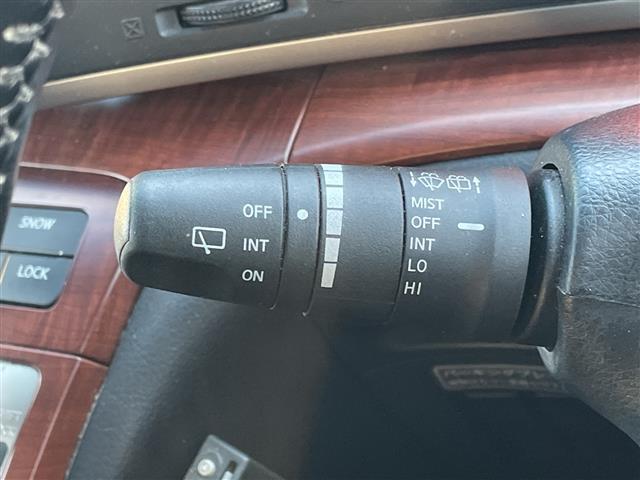 エルグランド ハイウェイスター　ワンオーナー　４ＷＤ　純正８型ＤＶＤナビ・フルセグＴＶ　サイドブラインドモニター　ＥＴＣ　両側パワースライドドア　センターデフロック　ステアリングスイッチ　アクティブＡＦＳ　ＨＩＤヘッドライト　フォグ（12枚目）