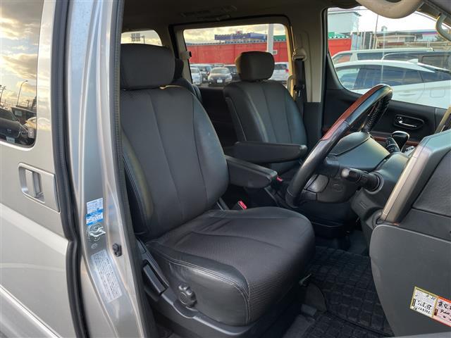 エルグランド ハイウェイスター　ワンオーナー　４ＷＤ　純正８型ＤＶＤナビ・フルセグＴＶ　サイドブラインドモニター　ＥＴＣ　両側パワースライドドア　センターデフロック　ステアリングスイッチ　アクティブＡＦＳ　ＨＩＤヘッドライト　フォグ（16枚目）