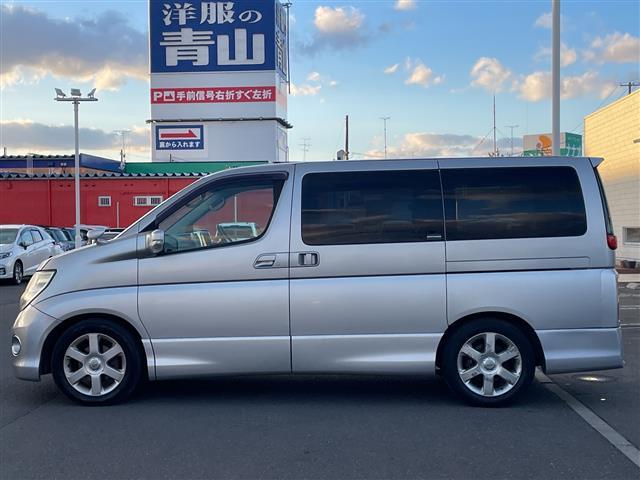 エルグランド ハイウェイスター　ワンオーナー　４ＷＤ　純正８型ＤＶＤナビ・フルセグＴＶ　サイドブラインドモニター　ＥＴＣ　両側パワースライドドア　センターデフロック　ステアリングスイッチ　アクティブＡＦＳ　ＨＩＤヘッドライト　フォグ（33枚目）