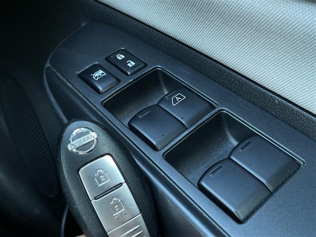 ノート ｅ－パワー　Ｘ　ワンオーナー　純正ＳＤナビ　フルセグ　アラウンドビューモニター　エマージェンシーブレーキ　レーンキープ　前後コーナーセンサー　ドアミラーヒーター　スマートルームミラー　ＬＥＤヘッドライト　フォグランプ（14枚目）