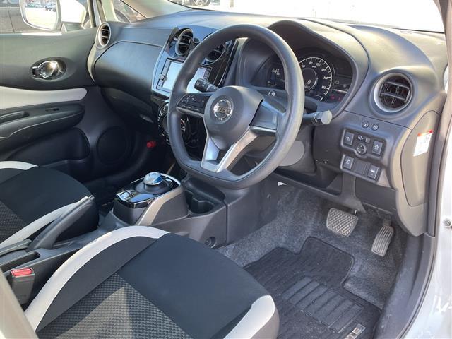 ノート ｅ－パワー　Ｘ　ワンオーナー　純正ＳＤナビ　フルセグ　アラウンドビューモニター　エマージェンシーブレーキ　レーンキープ　前後コーナーセンサー　ドアミラーヒーター　スマートルームミラー　ＬＥＤヘッドライト　フォグランプ（21枚目）