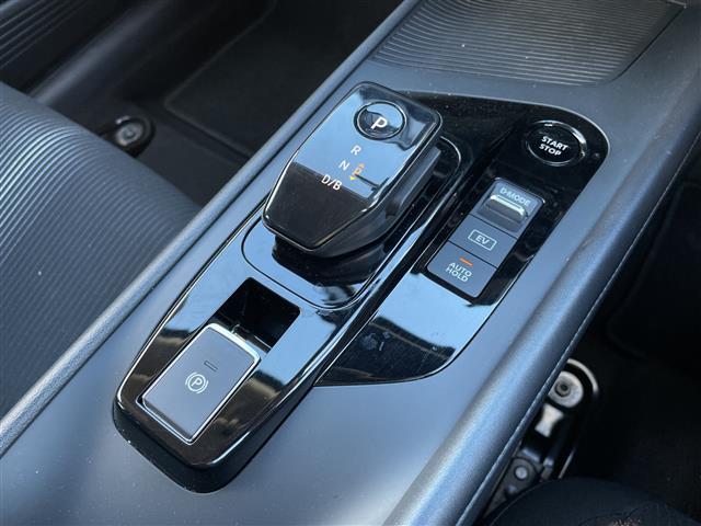 ノート Ｘ　ＦＯＵＲ　４ＷＤ　社外メモリナビ　ＥＴＣ　バックカメラ　ドライブレコーダー　エマージェンシーブレーキ　前席シートヒーター　オートライト　ハイビームアシスト　前後ソナー　プッシュスタート　スペアキー（8枚目）